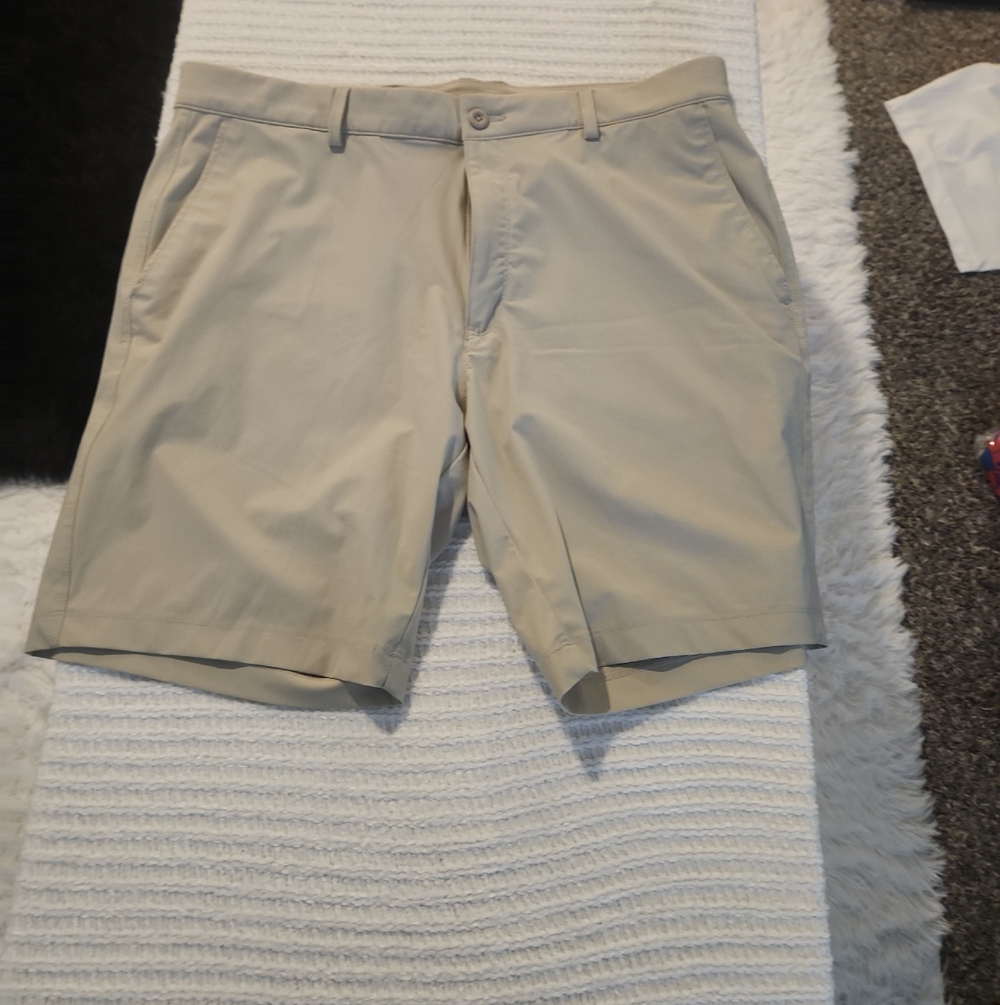 Greg Norman Collection Stone Performance Flat Front Shorts